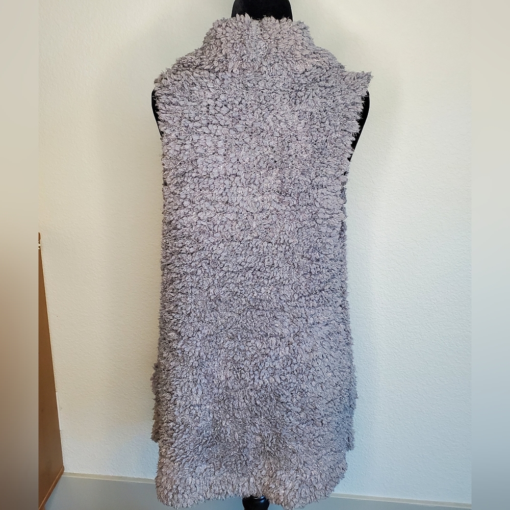 Coffee Shop Sherpa Vest - Picture 8 of 15